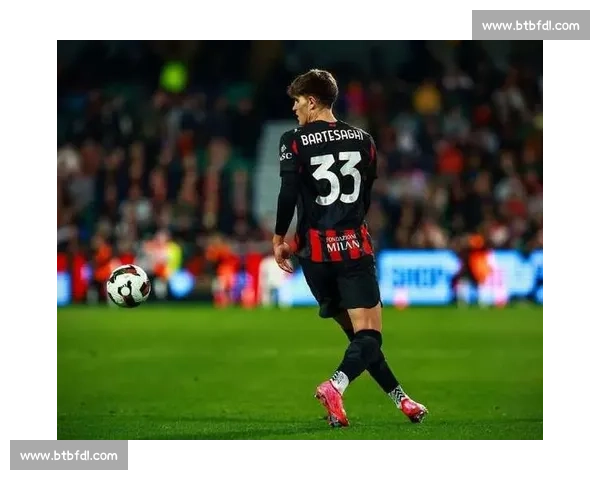 米兰官方发布 33 号巴特萨吉主题壁纸，红黑守护时刻在线